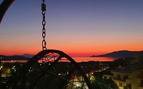 Sea & Mountain Apartment Close To Port And City